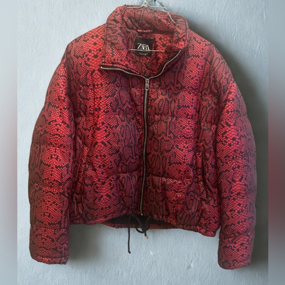ZARA Women’s Red Snake Skin-Print Puffer Jacket – Size Large Coat